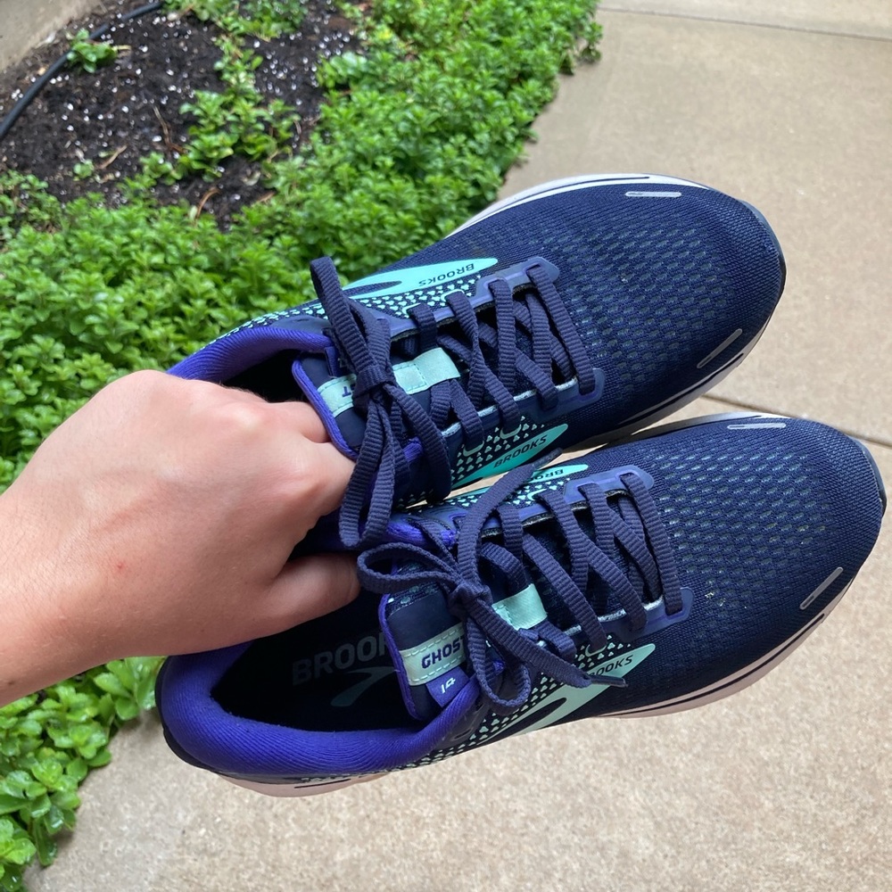 Brooks running sneakers - Picture 3 of 4